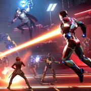 Videojuego Marvel Avengers para PlayStation 5, caja del juego con arte de los superhéroes en la portada.