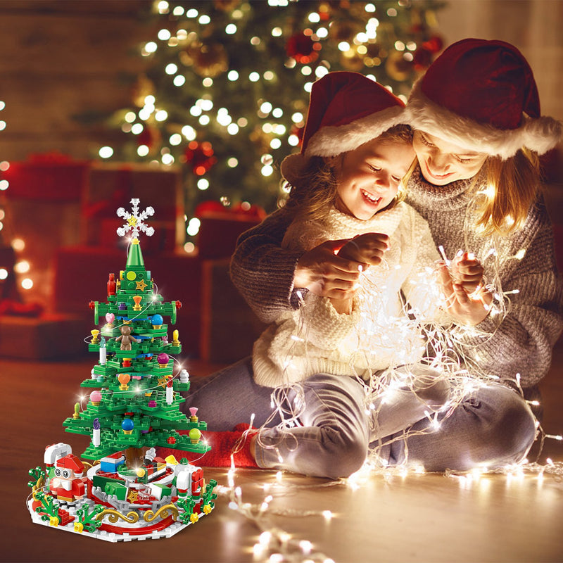 Christmas Tree Building Block Set with LED – 701 Pieces and 24-Day Calendar