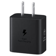 Adaptador de corriente Samsung USB-C de 25W, con conector compacto y diseño moderno para carga rápida en celulares y accesorios.