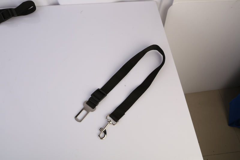 Vehicle Safety Leash – 2 Adjustable Pieces for Pets