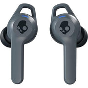 Audífonos Skullcandy Indy Fuel Bluetooth en color negro con auriculares intrauditivos y cable de carga, vista frontal.