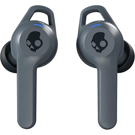 Audífonos Skullcandy Indy Fuel Bluetooth en color negro con auriculares intrauditivos y cable de carga, vista frontal.