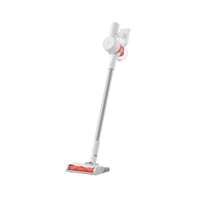 Aspiradora Xiaomi Mi Vacuum Cleaner G10 en uso en un hogar, mostrando su diseño compacto y accesorios para limpieza eficiente.