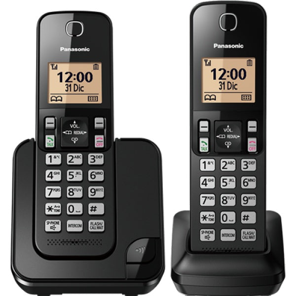 Teléfono inalámbrico Panasonic KX-TGC352LAB con dos auriculares y pantalla en un entorno doméstico.