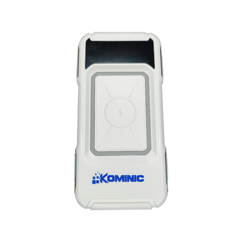 Batería portátil Kominic de 20000 mAh con puerto USB y diseño compacto para cargar dispositivos móviles.