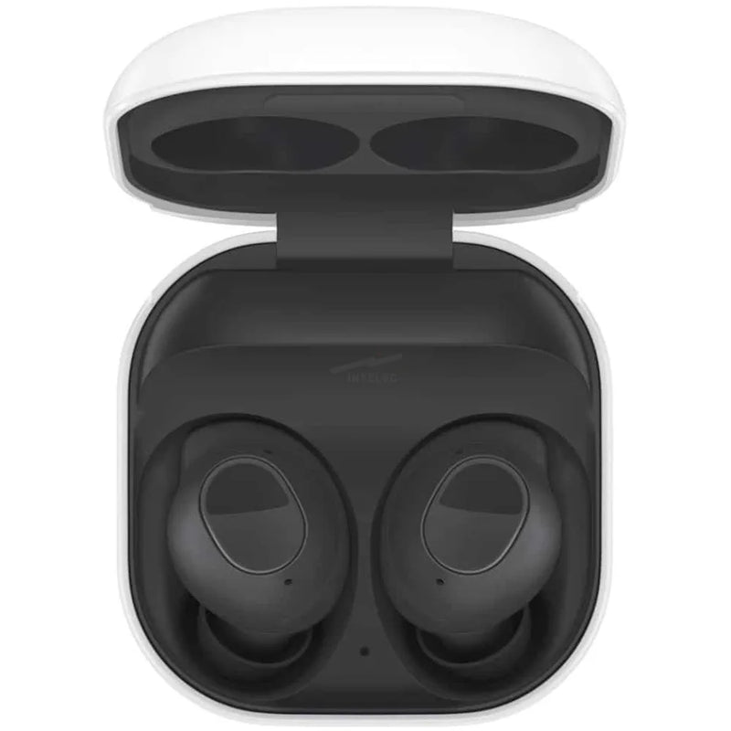 Audífonos Samsung Galaxy Buds FE en color negro, con estuche de carga y diseño inalámbrico para música y llamadas.