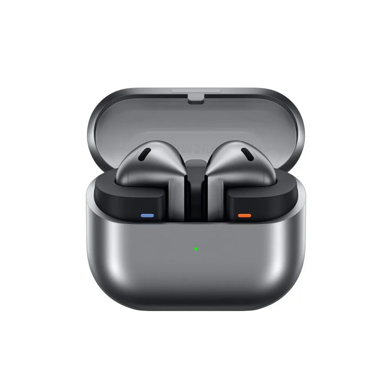 Audífonos Samsung Galaxy Buds 3 en color gris, con diseño inalámbrico y estuche de carga compacto.
